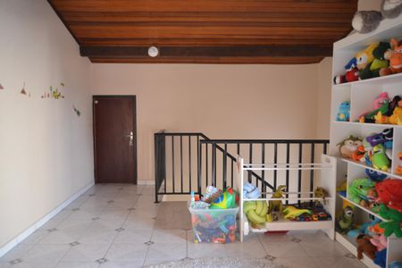 Casa à venda com 180m², 3 quartos e 2 vagasSotão