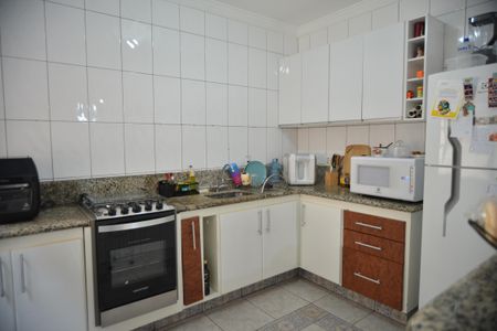 Casa à venda com 180m², 3 quartos e 2 vagasCozinha