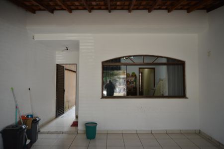 Casa à venda com 180m², 3 quartos e 2 vagasGaragem