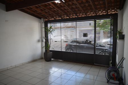 Casa à venda com 180m², 3 quartos e 2 vagasGaragem