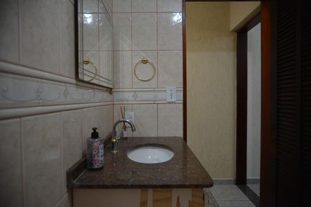 Casa à venda com 180m², 3 quartos e 2 vagasBanheiro Social