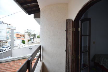 Casa à venda com 180m², 3 quartos e 2 vagasSacada do Quarto 1