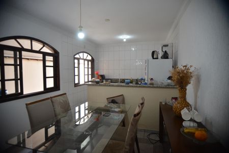 Casa à venda com 180m², 3 quartos e 2 vagasCozinha