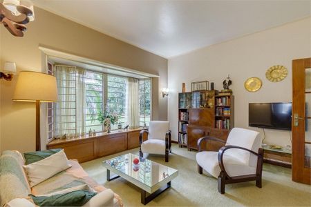 Casa à venda com 200m², 4 quartos e 6 vagas