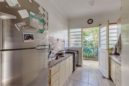 Casa à venda com 200m², 4 quartos e 6 vagas