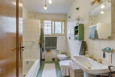 Casa à venda com 200m², 4 quartos e 6 vagas