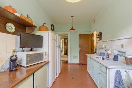 Casa à venda com 200m², 4 quartos e 6 vagas