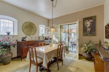 Casa à venda com 200m², 4 quartos e 6 vagas