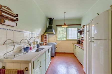 Casa à venda com 200m², 4 quartos e 6 vagas