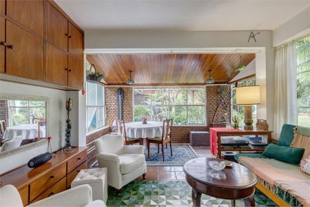 Casa à venda com 200m², 4 quartos e 6 vagas