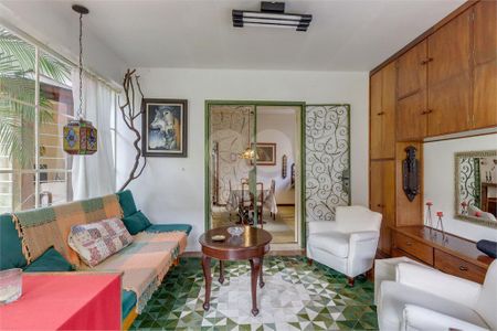 Casa à venda com 200m², 4 quartos e 6 vagas