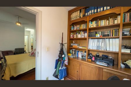 Casa à venda com 250m², 5 quartos e 3 vagasEscritório