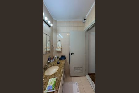 Casa à venda com 250m², 5 quartos e 3 vagasBanheiro da Suíte 1