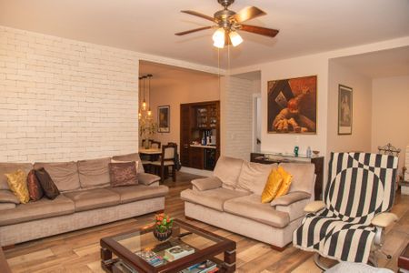 Sala de casa à venda com 5 quartos, 250m² em Vila Elvira, São Paulo