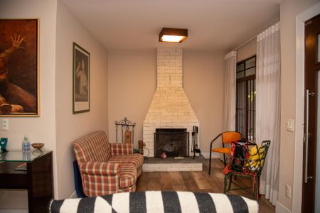 Sala de casa à venda com 5 quartos, 250m² em Vila Elvira, São Paulo