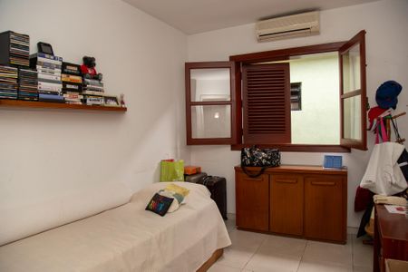Casa à venda com 250m², 5 quartos e 3 vagasQuarto 4