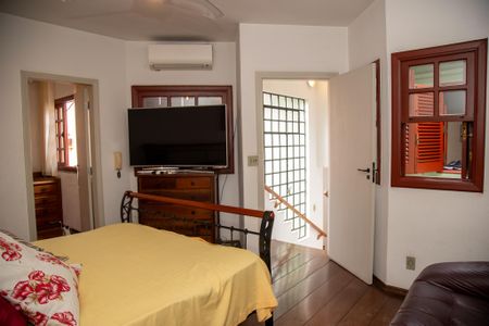 Casa à venda com 250m², 5 quartos e 3 vagasQuarto Suíte