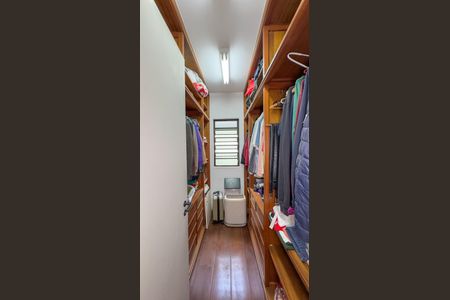 Casa à venda com 250m², 5 quartos e 3 vagasCloset da suíte