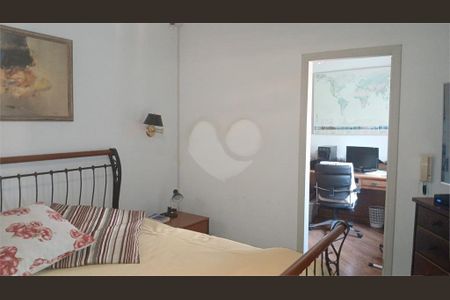 Casa de condomínio à venda com 250m², 3 quartos e 3 vagas