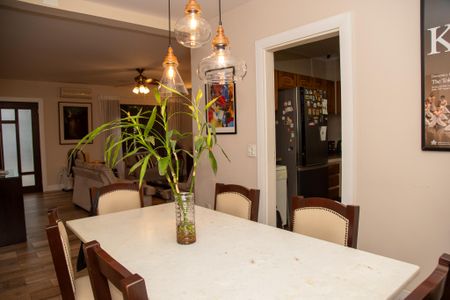 Sala de Jantar de casa à venda com 5 quartos, 250m² em Vila Elvira, São Paulo