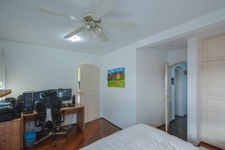 Apartamento à venda com 563m², 5 quartos e 4 vagasQuarto 2