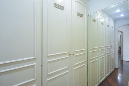 Apartamento à venda com 563m², 5 quartos e 4 vagasCloset da Suite 3