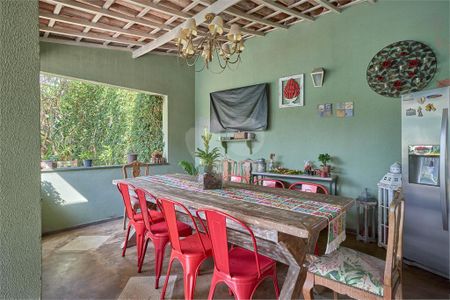 Casa à venda com 300m², 3 quartos e 3 vagas