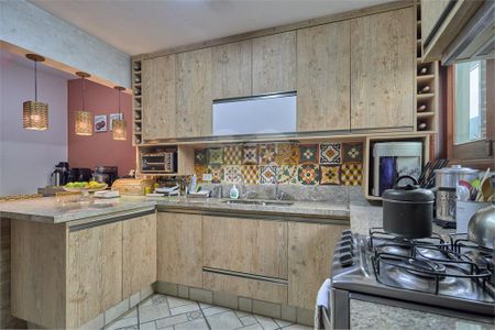 Casa à venda com 300m², 3 quartos e 3 vagas