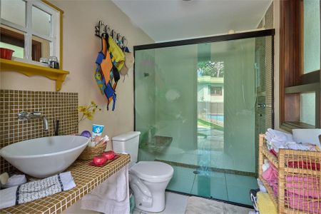 Casa à venda com 300m², 3 quartos e 3 vagas