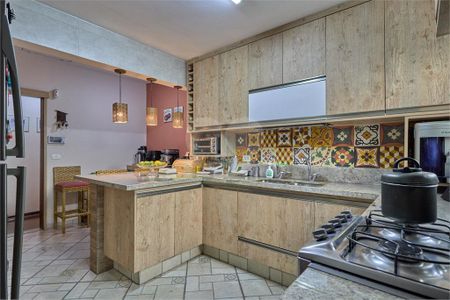 Casa à venda com 300m², 3 quartos e 3 vagas