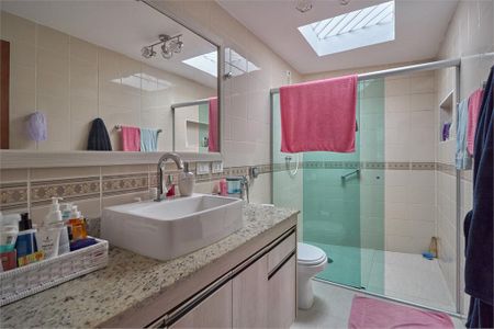 Casa à venda com 300m², 3 quartos e 3 vagas