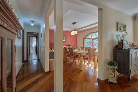 Casa à venda com 300m², 3 quartos e 3 vagas