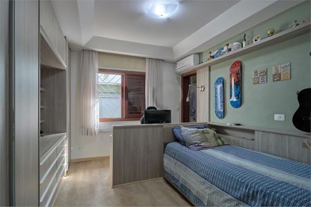 Casa à venda com 300m², 3 quartos e 3 vagas