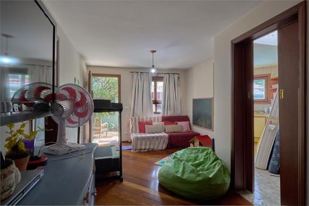 Casa à venda com 300m², 3 quartos e 3 vagas