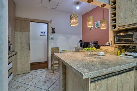 Casa à venda com 300m², 3 quartos e 3 vagas