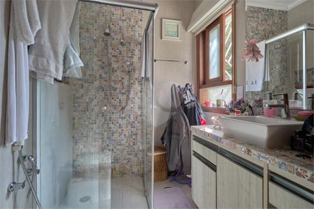 Casa à venda com 300m², 3 quartos e 3 vagas