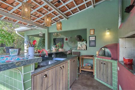 Casa à venda com 300m², 3 quartos e 3 vagas