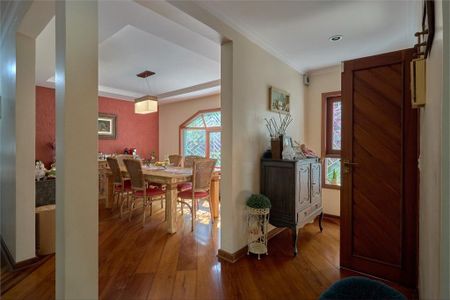 Casa à venda com 300m², 3 quartos e 3 vagas