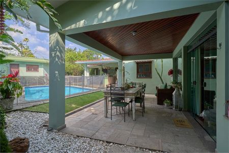 Casa à venda com 300m², 3 quartos e 3 vagas