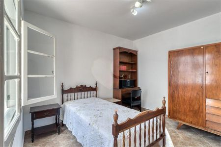 Casa à venda com 220m², 3 quartos e 2 vagas