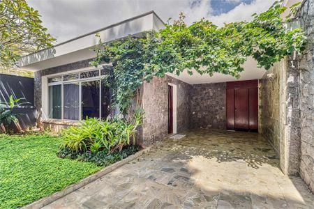 Casa à venda com 220m², 3 quartos e 2 vagas