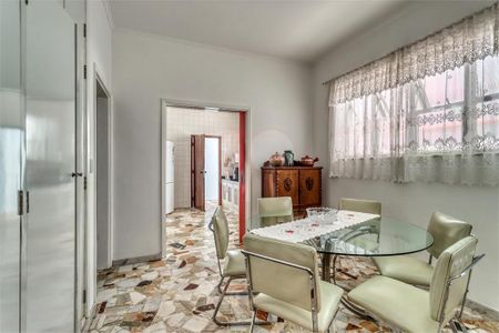 Casa à venda com 220m², 3 quartos e 2 vagas