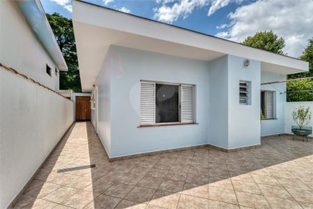 Casa à venda com 220m², 3 quartos e 2 vagas