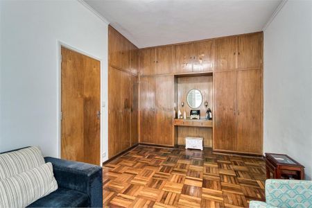 Casa à venda com 220m², 3 quartos e 2 vagas