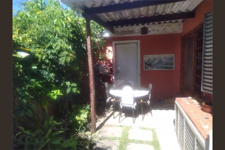 Casa à venda com 155m², 3 quartos e 3 vagas