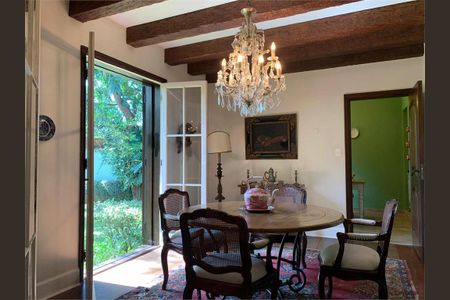 Casa à venda com 450m², 3 quartos e 4 vagas