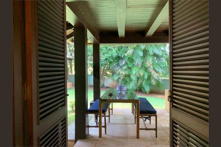 Casa à venda com 450m², 3 quartos e 4 vagas