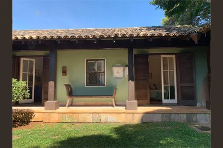 Casa à venda com 450m², 3 quartos e 4 vagas