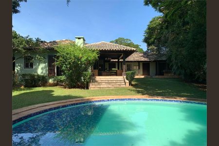 Casa à venda com 450m², 3 quartos e 4 vagas