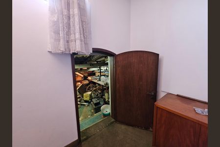 Casa à venda com 319m², 5 quartos e 4 vagasQuarto de Serviço